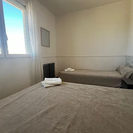 Apartment Spacious Nest With Sea View