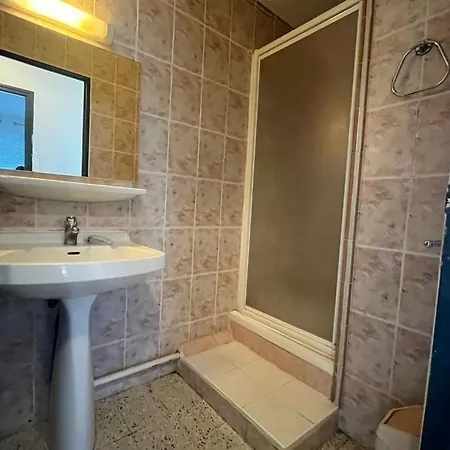Apartment Spacious Nest With Sea View