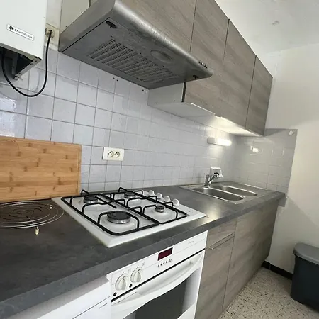 Apartment Spacious Nest With Sea View